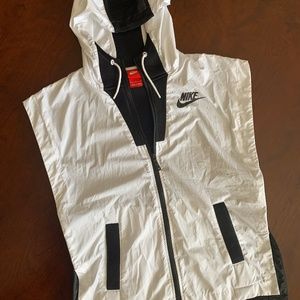 Nike Vest - Black & White - Small